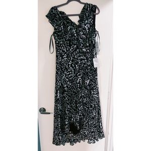 London Times flutter arms midi dress